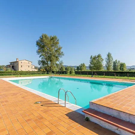 Gorgeous In Apartment *