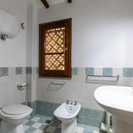 Gorgeous In Apartment *